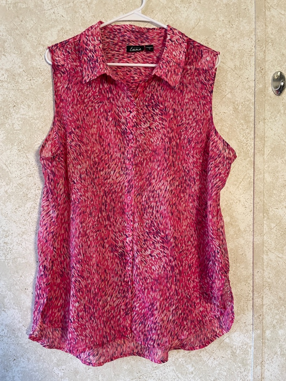Simply Emma Pink Purple & White Floral Polyester Sleeveless Button-Front Blouse